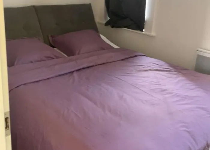 Herseaux Apartamento *