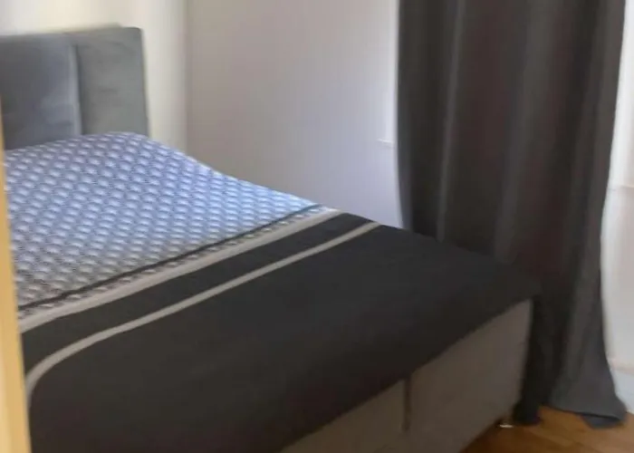 Herseaux Apartamento *